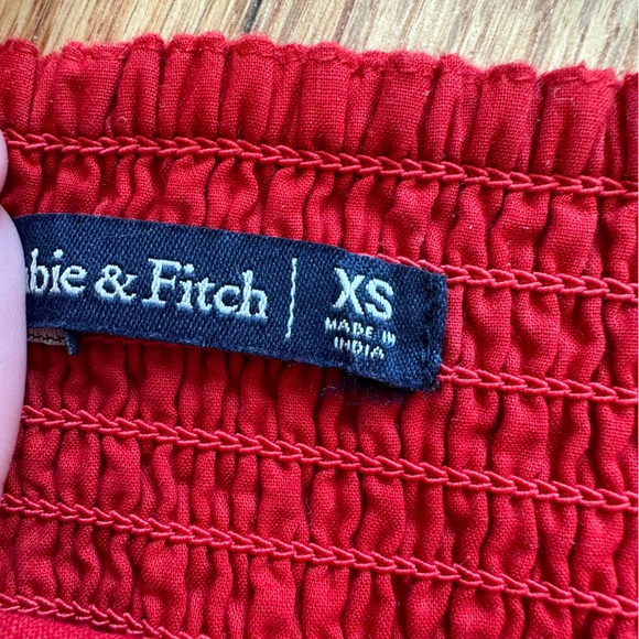 Abercrombie & Fitch red cut-out romper. Size XS - Picture 5 of 8